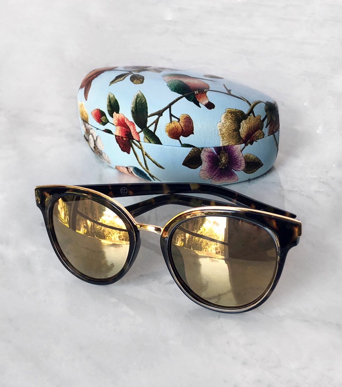 Tort sunnies with floral case