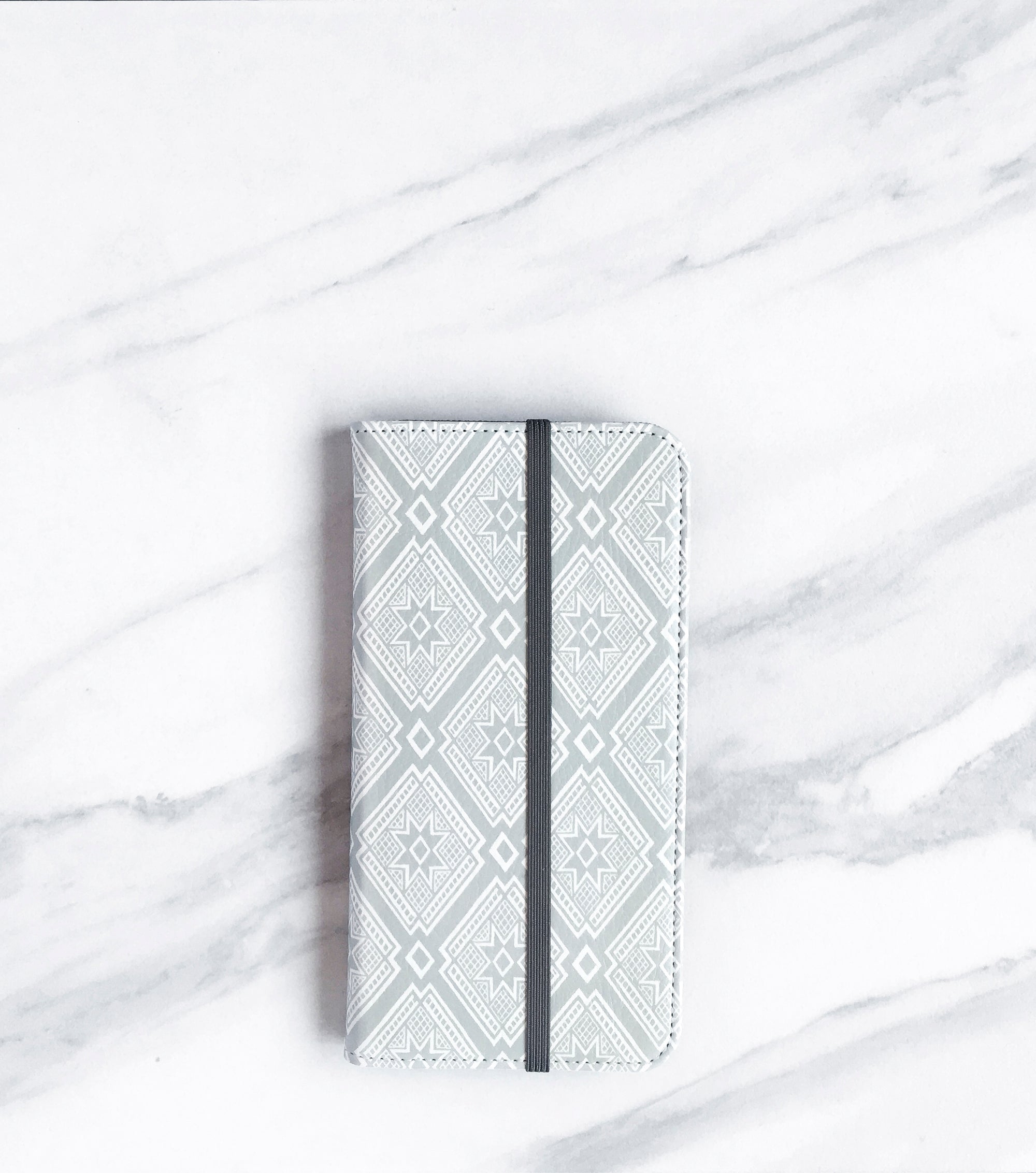 Tribal Gray iPhone 7 Wallet case